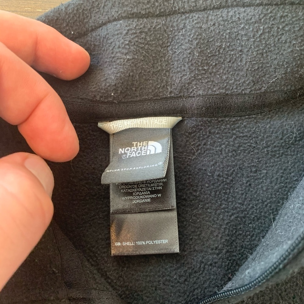 Women’s North Face 1/4 zip fleece - Picture 2 of 4